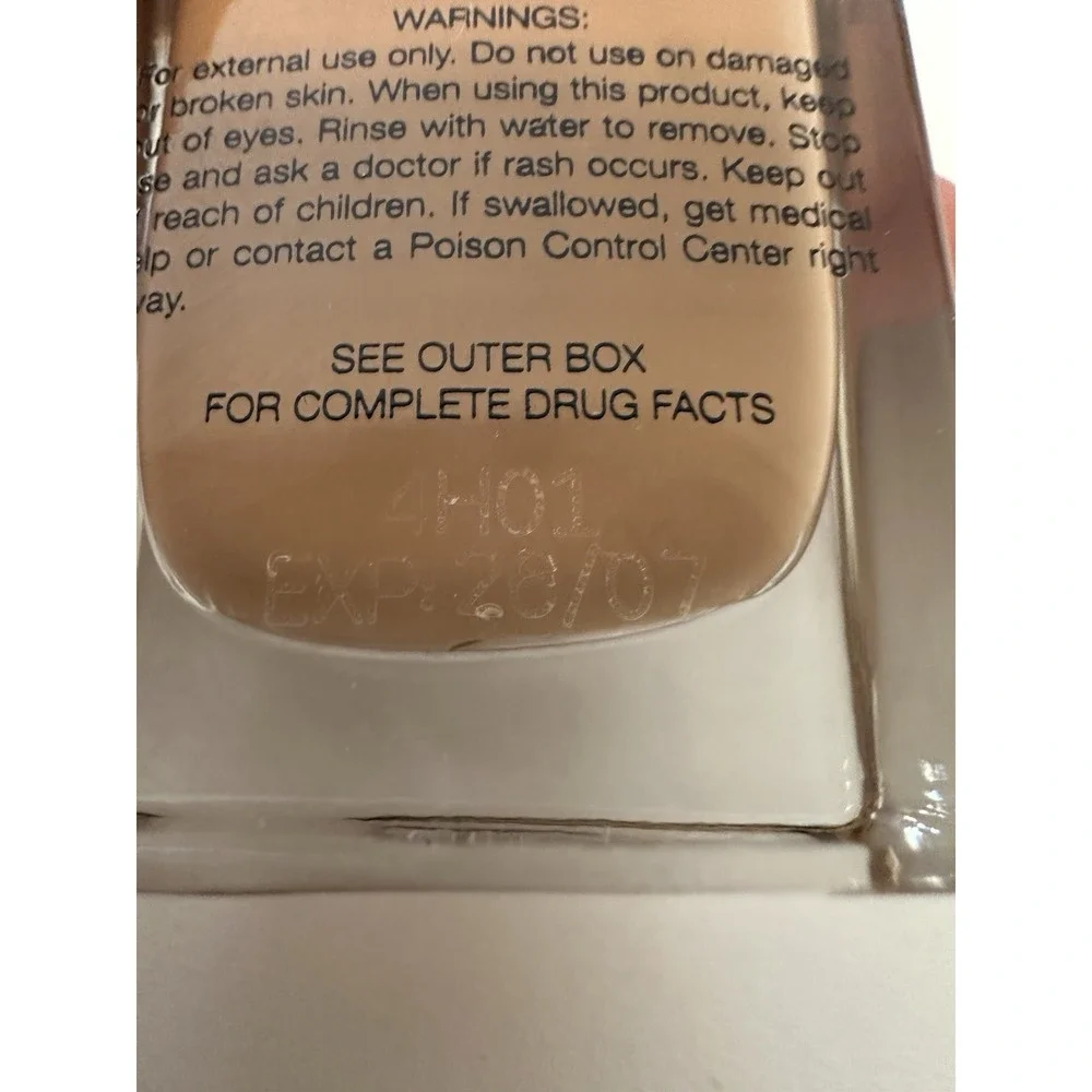 DIOR  Forever Skin Glow 24hr Radiant Foundation‎ 4WP SPF 15  Exp 07/ 26
